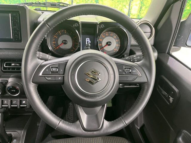 �y�����v�����X�e�A�����O�z�㎿�Ȋv���g�p���邱�ƂŁA��ɂ����������݂ƂĂ��^�]���₷���n���h���ł���