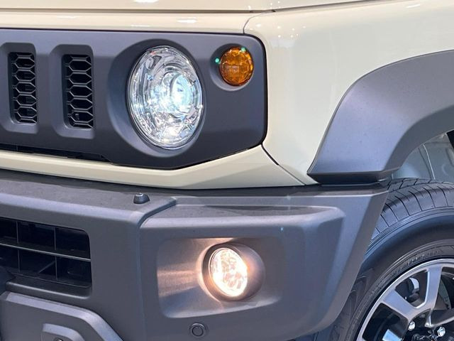 �yLED�w�b�h���C�g�z���V����ԑ��s�����ǍD�Ȏ��E���m�ۂ����S���ĉ^�]�ł��鍂�P�xLED�w�b�h���C�g�𑕔�!�_�����x�������A����d�͂��}�����Ă��܂��B