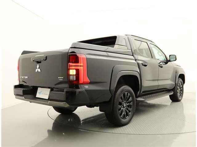 トライトン2.4 GSR ディーゼル 4WD