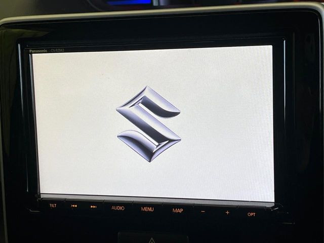 �y�����i�r�z�l�C�̏����i�r�𑕔����Ă���܂��B�i�r�̎g���₷���͂������A�I�[�f�B�I�@�\���[��!�L�����v�◷�s�͂������A�ʋ΂┃�����ȂǕ��i�̃h���C�u���y�����Ȃ�͂���