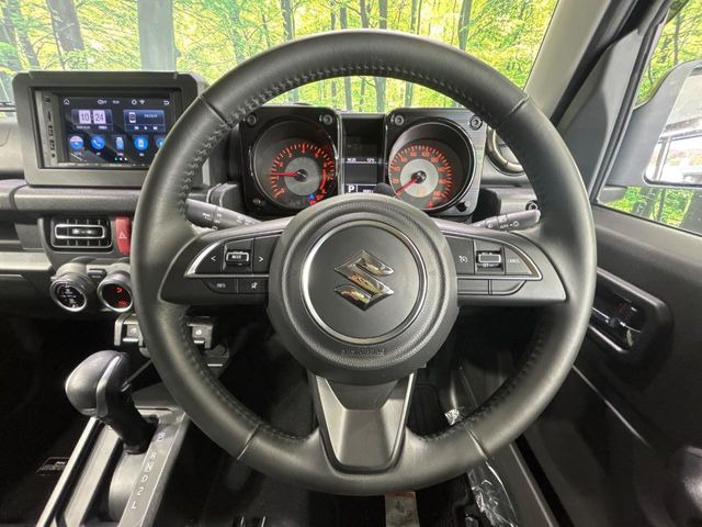 �y�����v�����X�e�A�����O�z�㎿�Ȋv���g�p���邱�ƂŁA��ɂ����������݂ƂĂ��^�]���₷���n���h���ł���