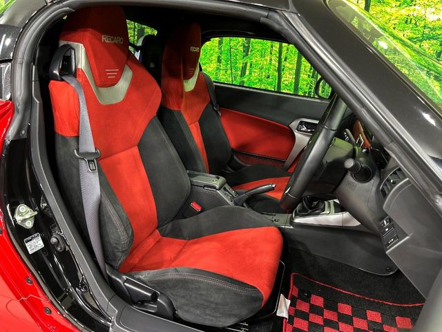 �yRECARO���o�P�b�g�V�[�g�z�l�ԍH�w�Ɋ�Â����ʈ����z�ɂ���č��ւ̕��S�Ⓑ���ԉ^�]���̔�J�������y������ڂŃ��J���Ƃ킩��X�|�[�e�B�ȃ��b�N�X�������ł��B