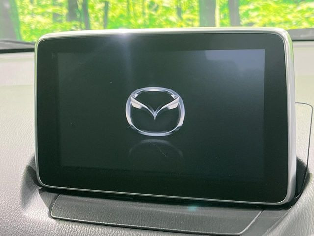 �y�}�c�_�R�l�N�g�i�r�z�ԓ��̕��͋C�Ƀ}�b�`������̌^�^�C�v�̃i�r�B�e����q�ݒ��Bluetooth�Đ����A�l�X�ȋ@�\���y���߂܂��B�����I�ȃ_�C�������삪�\�ŁA�g��������ǍD�ł��B