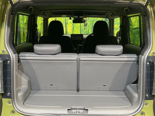 ���i�̂���������ʋ΁A���}���ɏ\���ȉ׎��X�y�[�X���m�ۂ��Ă���܂��B�Z�J���h�V�[�g��|���ƁA�傫�ȉו��̐ύڂ��\�ł���