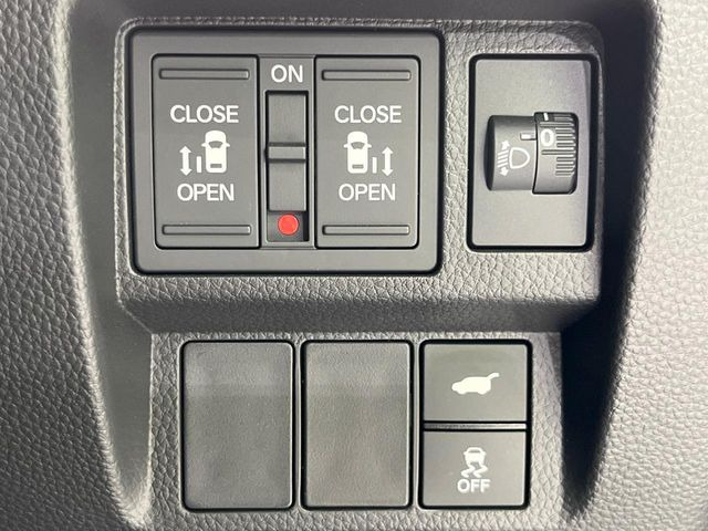 �y�����p���[�X���C�h�h�A�z�X�}�[�g�L�[��^�]�Ȃ̃X�C�b�`�Ō�ȗ����X���C�h�h�A�̊J���\���d��������͂����ăh�A���J����K�v�������A�����Ȃ��q�l�ł��ȒP�ɊJ���߂ł����K�ł���