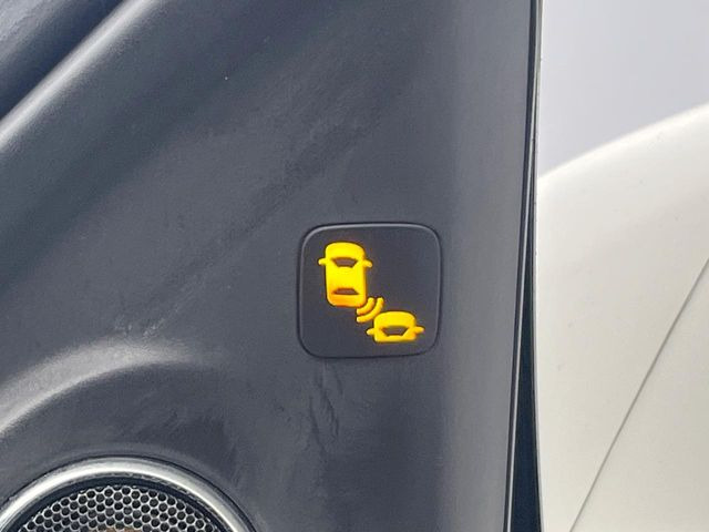 �y�u���C���h�X�|�b�g�C���t�H���[�V�����z���s���A�h�A�~���[�̎��p�ɂȂ�₷���ӏ��Ɍ㑱�Ԃ��ڋ߂���ƃT�C�h�~���[�t�߂Ɍx����\���A�h���C�o�[�ɒ��ӊ��N�����Ă���܂��B