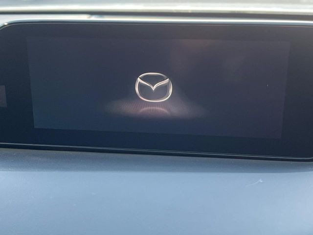 �y8.8�C���`�}�c�_�R�l�N�g�z�ԓ��̕��͋C�Ƀ}�b�`������^�̃f�B�X�v���C�B�X�}�z�ڑ��ł̃i�r�g�p��Bluetooth�Đ����A�l�X�ȋ@�\���y���߂܂��B�����I�ȃ_�C�������삪�\�ŁA�g��������ǍD�ł��B