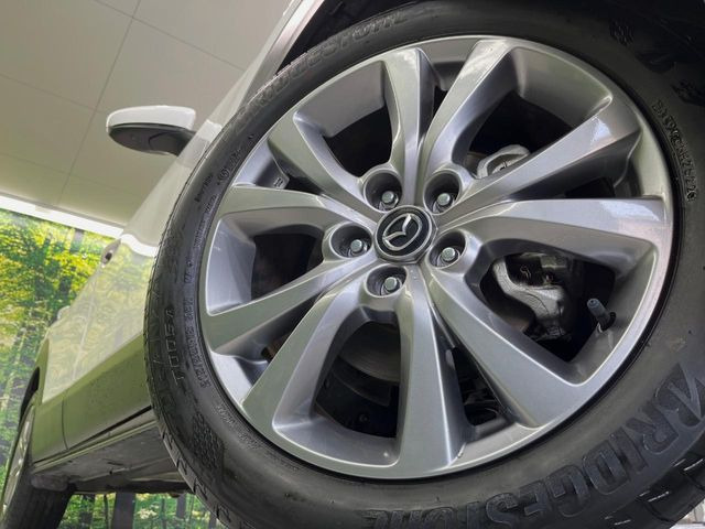 �y����18�C���`�A���~�z�C�[���z�O�ςɃ}�b�`���������A���~�z�C�[���𑕒����Ă���܂��B�e��ЊO�A���~�z�C�[����A�X�^�b�h���X�^�C�����戵�����Ă���܂��B���񂲑��k����������