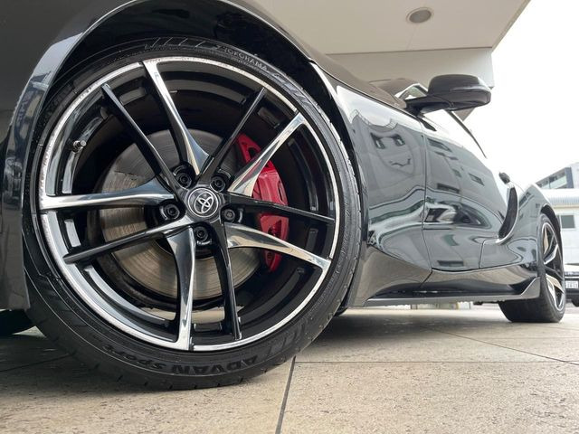 �y����19�C���`�A���~�z�C�[���z�O�ςɃ}�b�`���������A���~�z�C�[���𑕒����Ă���܂��B�e��ЊO�A���~�z�C�[����A�X�^�b�h���X�^�C�����戵�����Ă���܂��B���񂲑��k����������