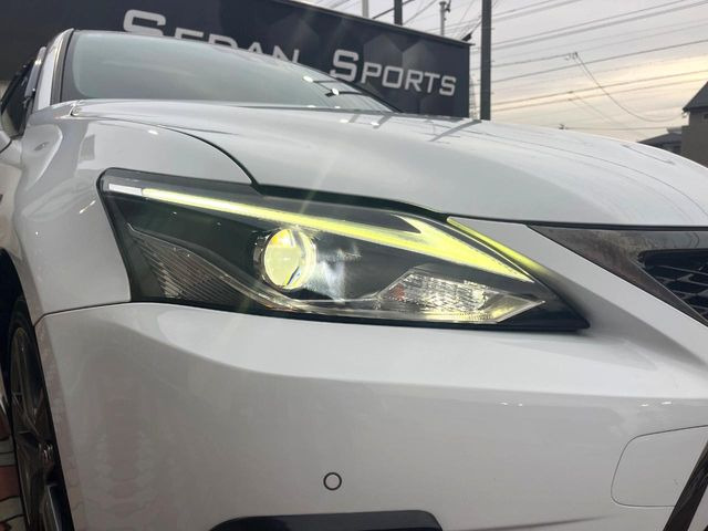 �yLED�w�b�h���C�g�z���V����ԑ��s�����ǍD�Ȏ��E���m�ۂ����S���ĉ^�]�ł��鍂�P�xLED�w�b�h���C�g�𑕔�!�_�����x�������A����d�͂��}�����Ă��܂��B