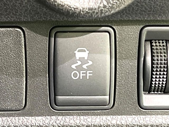 �y������h�~���u�z�ԗ��̉���������m����ƁA�����I�Ɏԗ��̐i�s������ۂ悤�Ɏԗ��𐧌䂵�܂��B�J�̓��ȂǊ���₷���H�ʏ󋵂ł����S�ȉ^�]���\�ł��B