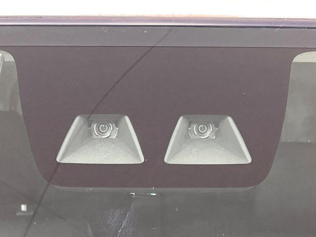 �y�X�}�[�g�A�V�X�g�z���s���ɑO���̎ԗ�����F�����A�Փ˂������Ȏ��͌x��ƃu���[�L�ŏՓˉ���Ɣ�Q�y�����A�V�X�g�B�����S�Ƀh���C�u�����y���݂��������܂��B