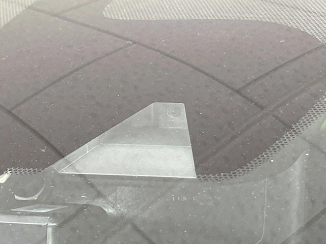 �y�C���e���W�F���g�G�}�[�W�F���V�[�u���[�L�z�t�����g�J�����őO���̎ԗ�����s�҂����m�B�Փ˂������Ȏ��͏Փ˔�Q�y���u���[�L���쓮�A�Փˉ�����T�|�[�g�B�����S�Ƀh���C�u�����y���݂��������܂��B