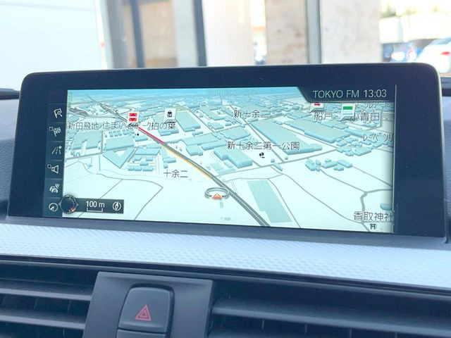 �������i�r:��̊��̂���i�r�́A����������ԓ������o���Ă���܂��B�I�[�f�B�I�@�\���[�����Ă���܂��̂ŁA�^�]�����y���߂܂���