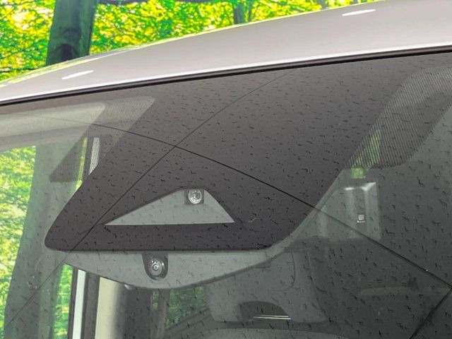 �y�C���e���W�F���g�G�}�[�W�F���V�[�u���[�L�z�t�����g�J�����őO���̎ԗ�����s�҂����m�B�Փ˂������Ȏ��͏Փ˔�Q�y���u���[�L���쓮�A�Փˉ�����T�|�[�g�B�����S�Ƀh���C�u�����y���݂��������܂��B