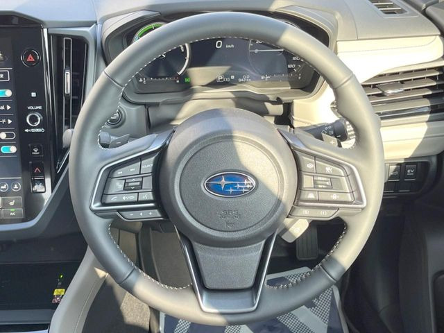 �y�����v�����X�e�A�����O�z�㎿�Ȋv���g�p���邱�ƂŁA��ɂ����������݂ƂĂ��^�]���₷���n���h���ł���