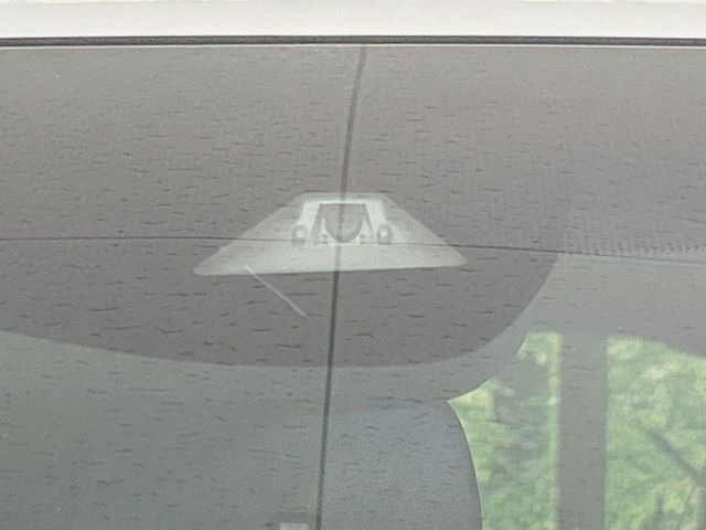 �y�z���_�Z���V���O�z���s���ɑO���̎ԗ�����F�����A�Փ˂������Ȏ��͌x��ƃu���[�L�ŏՓˉ���Ɣ�Q�y�����A�V�X�g�B�����S�Ƀh���C�u�����y���݂��������܂��B