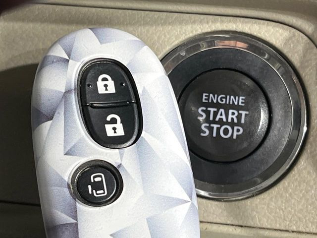 �y�L�[���X�X�^�[�g�V�X�e���z�J�o����|�P�b�g�ɓ��ꂽ�܂܂ł��h�A�̎{���E�������\�ȃX�}�[�g�L�[�𑕔��B�G���W���̃I���E�I�t�����J�M�����o���K�v����������Ƃ��Ă��֗��ł���