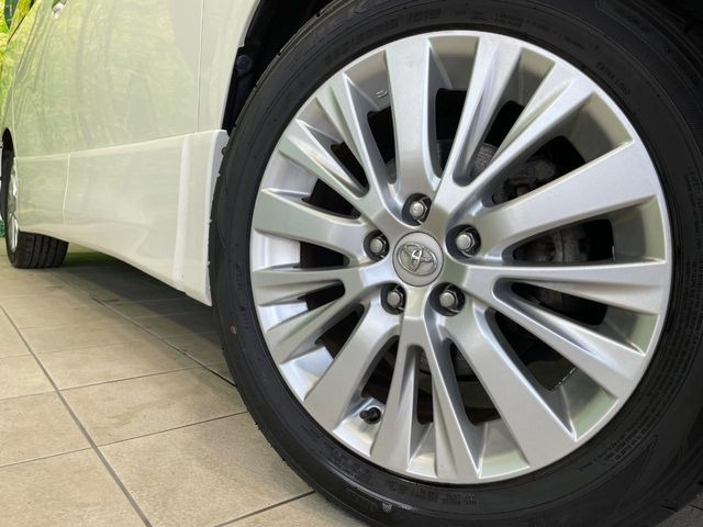 �y����18�C���`�A���~�z�C�[���z�O�ςɃ}�b�`���������A���~�z�C�[���𑕒����Ă���܂��B�e��ЊO�A���~�z�C�[����A�X�^�b�h���X�^�C�����戵�����Ă���܂��B���񂲑��k����������