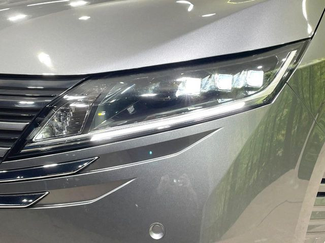 �yLED�w�b�h���C�g�z���V����ԑ��s�����ǍD�Ȏ��E���m�ۂ����S���ĉ^�]�ł��鍂�P�xLED�w�b�h���C�g�𑕔�!�_�����x�������A����d�͂��}�����Ă��܂��B