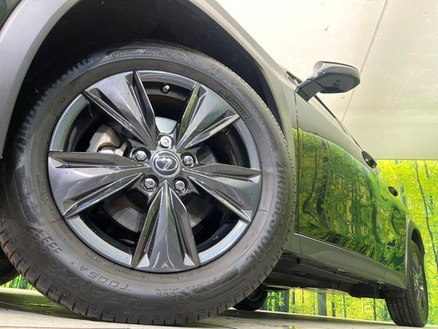 �y����17�C���`�A���~�z�C�[���z�O�ςɃ}�b�`���������A���~�z�C�[���𑕒����Ă���܂��B�e��ЊO�A���~�z�C�[����A�X�^�b�h���X�^�C�����戵�����Ă���܂��B���񂲑��k����������