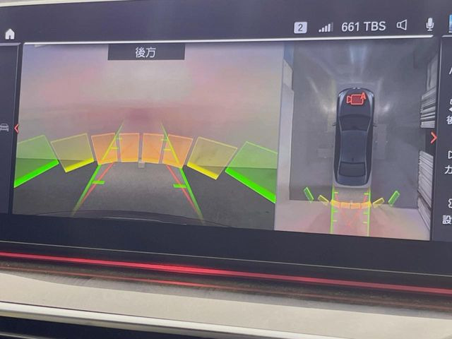 ���p�m���~�b�N�r���[���j�^�[:��p�̃J�����ɂ��A�ォ�猩���낵���悤�Ȏ��_��360�x�N���}�̎��͂��m�F���邱�Ƃ��ł��܂������p�������m�F���₷���A�����ꏊ�ł̐؂�Ԃ��⒓�Ԃ��X���[�Y�ɍs���܂��B