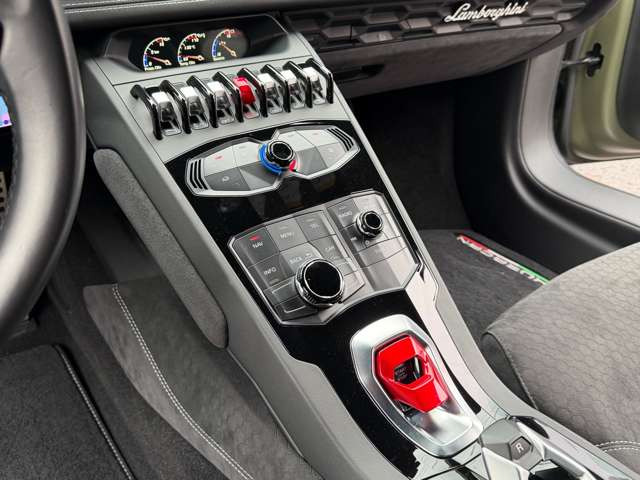 �v�b�V�����G���W���X�^�[�^�[�E�i�r�R���g���[���X�C�b�`�B