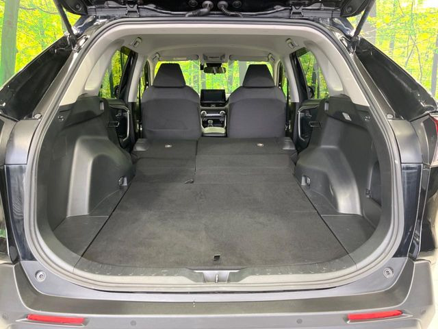 ���i�̂���������ʋ΁A���}���ɏ\���ȉ׎��X�y�[�X���m�ۂ��Ă���܂��B�Z�J���h�V�[�g��|���ƁA�傫�ȉו��̐ύڂ��\�ł���