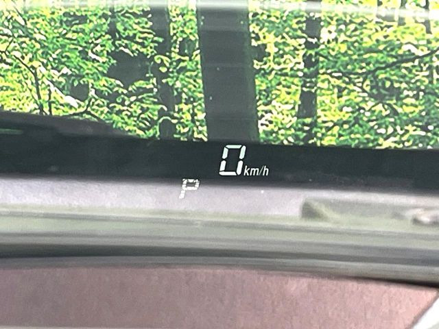 �y�w�b�h�A�b�v�f�B�X�v���C�z���݂̑��x�⑖�s�����f�W�^���\���ŉ^�]�ȑO���̃K���X�ɓ��e!�^�]���A�ڐ������炳���K�v�ȏ����m�F�ł���̂łƂ��Ă��֗��ň��S!