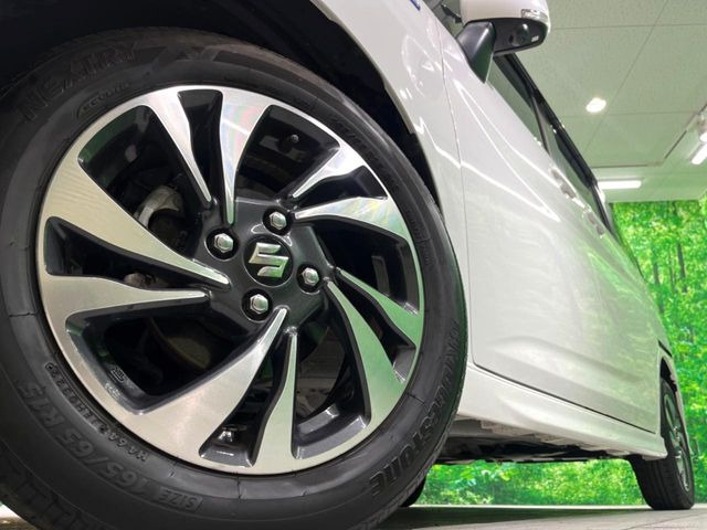 �y����15�C���`�A���~�z�C�[���z�O�ςɃ}�b�`���������A���~�z�C�[���𑕒����Ă���܂��B�e��ЊO�A���~�z�C�[����A�X�^�b�h���X�^�C�����戵�����Ă���܂��B���񂲑��k����������