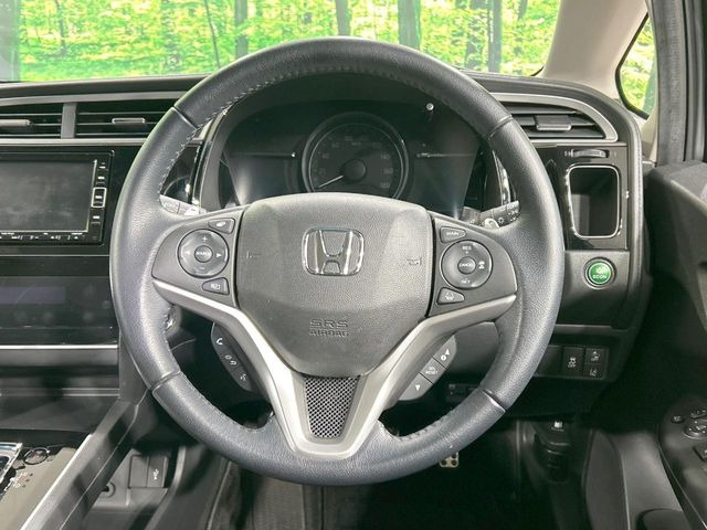 �y�����v�����X�e�A�����O�z�㎿�Ȋv���g�p���邱�ƂŁA��ɂ����������݂ƂĂ��^�]���₷���n���h���ł���