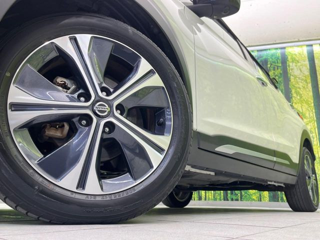 �y����17�C���`�A���~�z�C�[���z�O�ςɃ}�b�`���������A���~�z�C�[���𑕒����Ă���܂��B�e��ЊO�A���~�z�C�[����A�X�^�b�h���X�^�C�����戵�����Ă���܂��B���񂲑��k����������