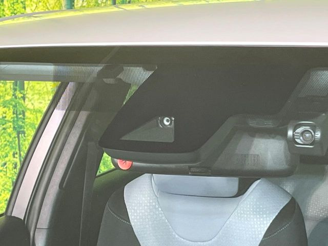 �y�g���^�Z�[�t�e�B�Z���X�z���s���ɑO���̎ԗ�����F�����A�Փ˂������Ȏ��͌x��ƃu���[�L�ŏՓˉ���Ɣ�Q�y�����A�V�X�g�B�����S�Ƀh���C�u�����y���݂��������܂��B