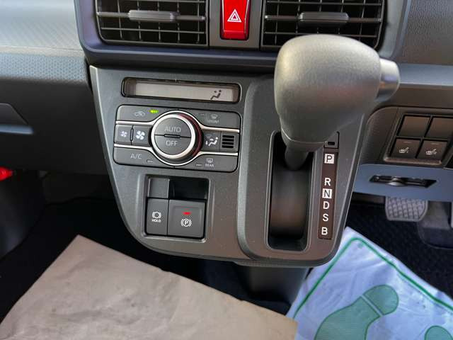 �l�C�̃^���g�\�Z�ɍ��킹�Ă��D���ȐF�O���[�h�I�v�V�����I�ׂ܂�LED�w�b�h���C�g �X�}�[�g�A�V�X�g���� �Փˌx��@�\ �Փˉ���x���u���[�L �딭�M�}���@�\ ����딭�M�}���@�\ �I�[�g�n�C�r�[���A�V�X�g