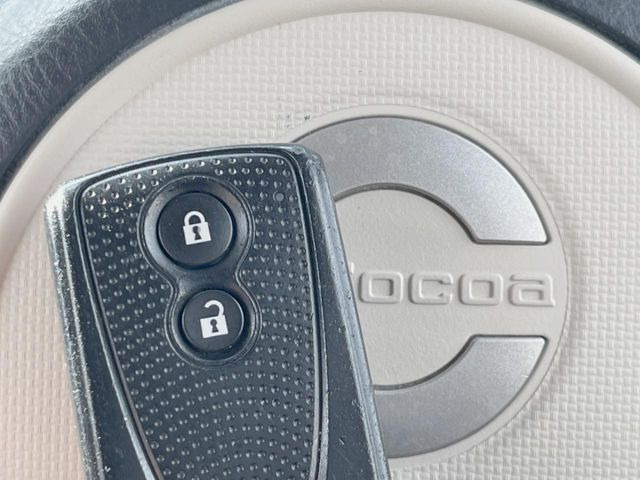 �y�L�[�t���[�V�X�e���z�J�o����|�P�b�g�ɓ��ꂽ�܂܂ł��h�A�̎{���E�������\�ȃX�}�[�g�L�[�𑕔��B�G���W���̃I���E�I�t�����J�M�����o���K�v����������Ƃ��Ă��֗��ł���