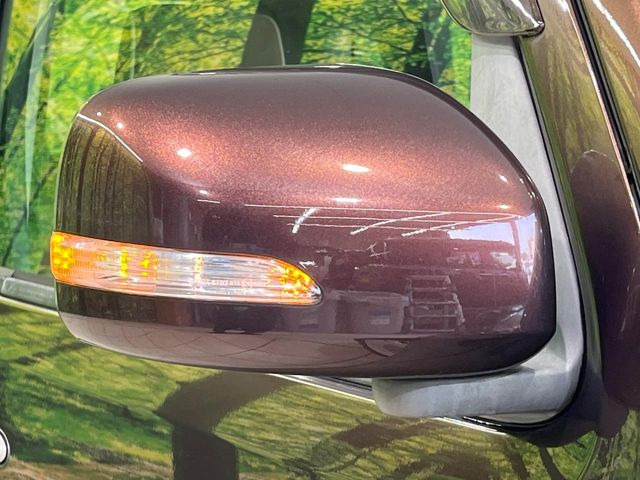 �y�d���i�[�~���[�z�T�C�h�~���[�͓d���i�[���ƂȂ��Ă���A�������ԏ�ł��L�Y�������X�N��}�����܂��B