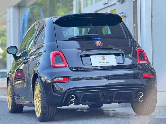 アバルト695セッタンタチンクエアニヴェルサーリオ1.4 ベースグレード