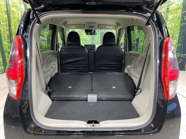 ���i�̂���������ʋ΁A���}���ɏ\���ȉ׎��X�y�[�X���m�ۂ��Ă���܂��B�Z�J���h�V�[�g��|���ƁA�傫�ȉו��̐ύڂ��\�ł���