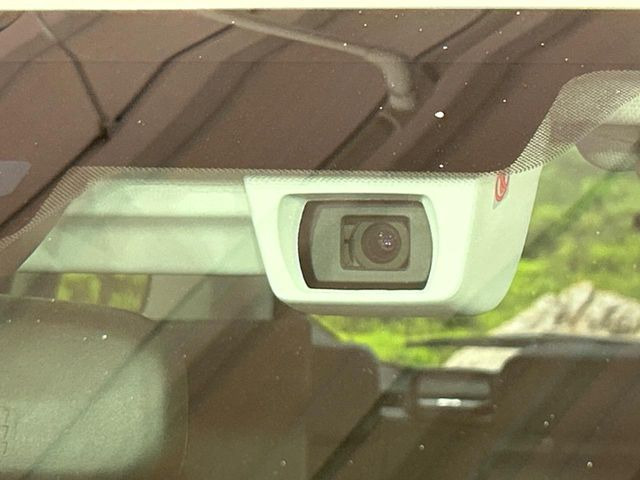 �y�A�C�T�C�g�z�O���̎ԗ��������m���A�Փ˂������Ȏ��͌x��Œ��ӂ𑣂��A�u���[�L�𓥂ޗ͂��T�|�[�g�B�u���[�L�𓥂߂Ȃ������ꍇ�͏Փ˔�Q�y���u���[�L���쓮�A�Փˉ�����T�|�[�g���܂��B