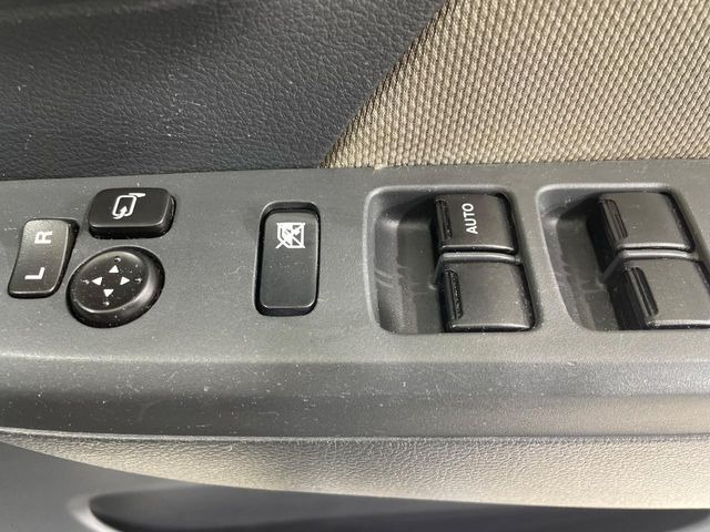 �y�d���i�[�~���[�z�T�C�h�~���[�͓d���i�[���ƂȂ��Ă���A�������ԏ�ł��L�Y�������X�N��}�����܂��B