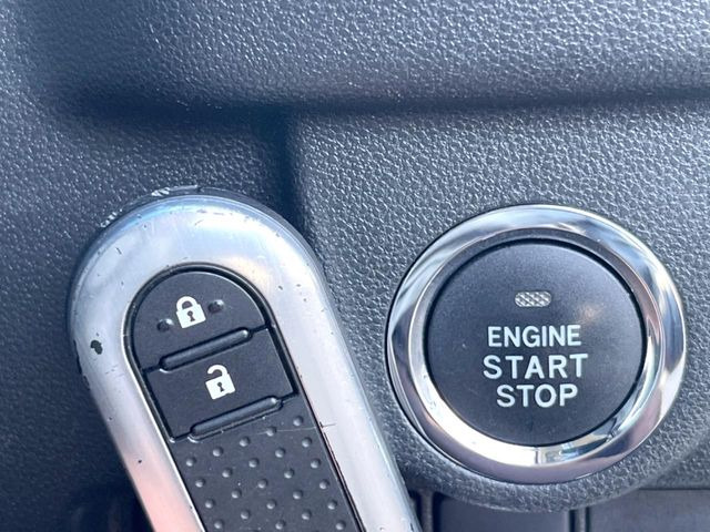 �y�L�[�t���[�V�X�e���z�J�o����|�P�b�g�ɓ��ꂽ�܂܂ł��h�A�̎{���E�������\�ȃX�}�[�g�L�[�𑕔��B�G���W���̃I���E�I�t�����J�M�����o���K�v����������Ƃ��Ă��֗��ł���