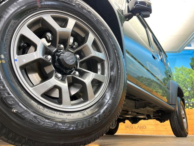 �y����15�C���`�A���~�z�C�[���z�O�ςɃ}�b�`���������A���~�z�C�[���𑕒����Ă���܂��B�e��ЊO�A���~�z�C�[����A�X�^�b�h���X�^�C�����戵�����Ă���܂��B���񂲑��k����������