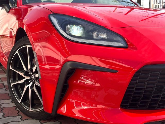 �yLED�w�b�h���C�g�z���V����ԑ��s�����ǍD�Ȏ��E���m�ۂ����S���ĉ^�]�ł��鍂�P�xLED�w�b�h���C�g�𑕔�!�_�����x�������A����d�͂��}�����Ă��܂��B