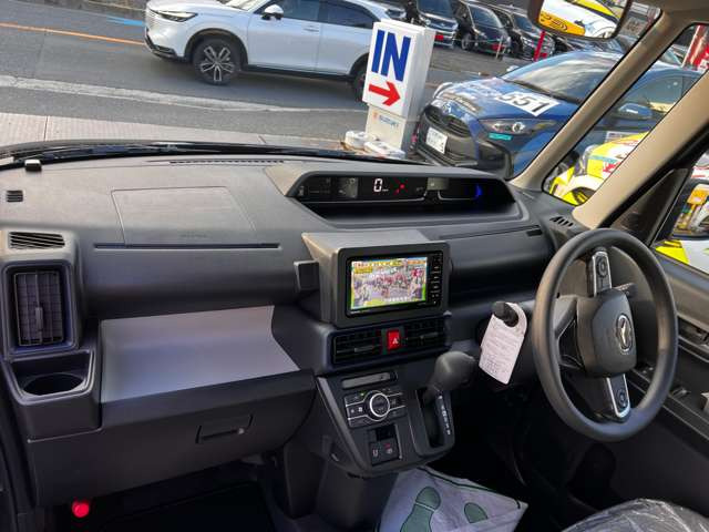 �l�C�̃^���g�\�Z�ɍ��킹�Ă��D���ȐF�O���[�h�I�v�V�����I�ׂ܂�LED�w�b�h���C�g �X�}�[�g�A�V�X�g���� �Փˌx��@�\ �Փˉ���x���u���[�L �딭�M�}���@�\ ����딭�M�}���@�\ �I�[�g�n�C�r�[���A�V�X�g