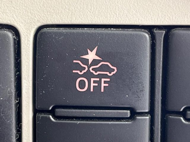 �y�y�X�}�[�g�A�V�X�g�z���s���ɑO���̎ԗ�����F�����A�Փ˂������Ȏ��͌x��ƃu���[�L�ŏՓˉ���Ɣ�Q�y�����A�V�X�g�B�����S�Ƀh���C�u�����y���݂��������܂��B