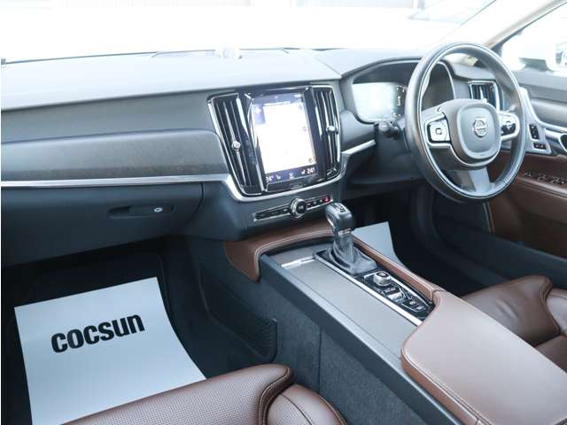 �h�C�c�̃{���{���`���[�j���O���[�J�[HEICO SPORTIV�̐��K�̔��X���t���ƈ��m���ɂ�HEICO SPORTIV�v���~�A���p�[�g�i�[KANTO / TOKAI�Ƃ��ĉ^�c�����Ă��܂��B