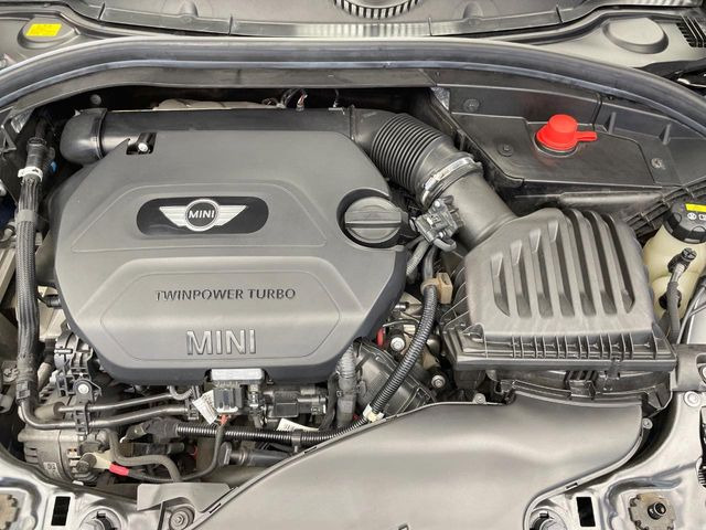 �����X�ł́A�e���[�J�[�̐�p�f�f�e�X�^�[�𓱓��B���Ǝ��i�����e�N�j�J���X�^�b�t���풓���Ă���܂��̂ŁA������̍ۂɂ����S���Ă����p���������܂��B