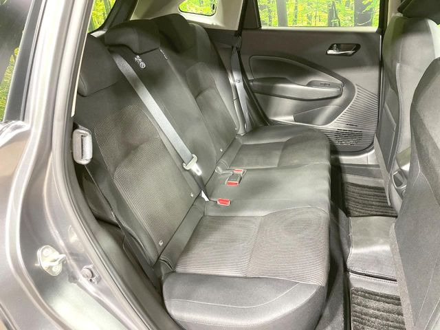 �R���p�N�g�J�[�ł����A�Z�J���h�V�[�g�͏\���ȍL����������K�ɂ���肢�������܂���V�[�g��|���đ傫�ȉו���ς񂾂�ƁA�p�r�̕����L��1��ł��B