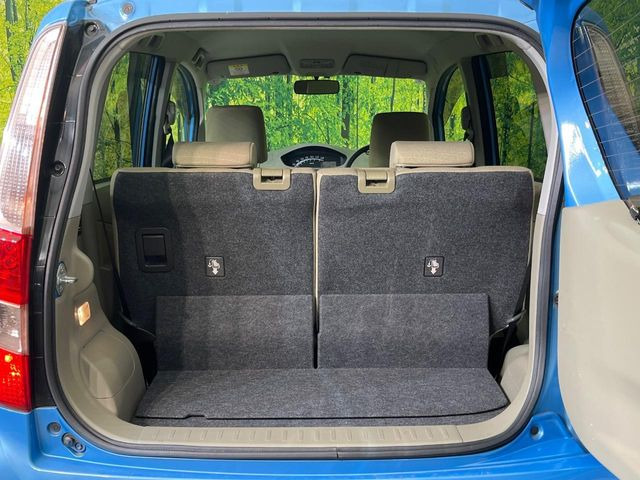 ���i�̂���������ʋ΁A���}���ɏ\���ȉ׎��X�y�[�X���m�ۂ��Ă���܂��B�Z�J���h�V�[�g��|���ƁA�傫�ȉו��̐ύڂ��\�ł���