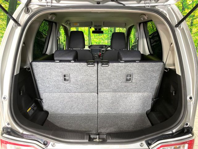 ���i�̂���������ʋ΁A���}���ɏ\���ȉ׎��X�y�[�X���m�ۂ��Ă���܂��B�Z�J���h�V�[�g��|���ƁA�傫�ȉו��̐ύڂ��\�ł���